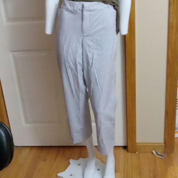 Old Navy Pants - Striped cropped pants